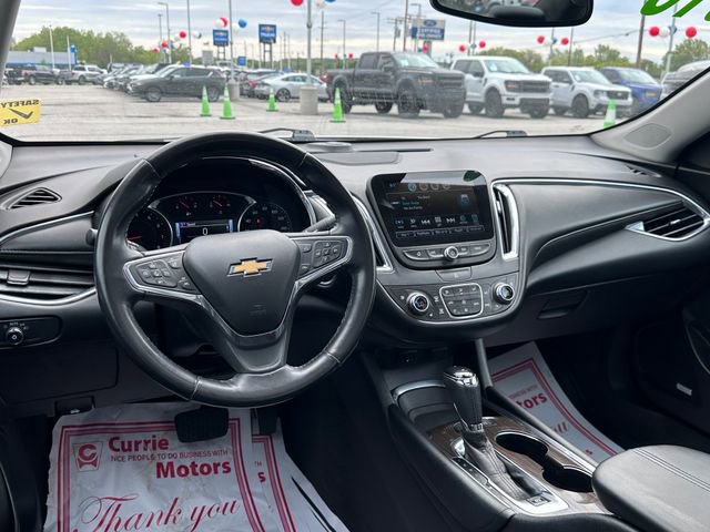 Used 2018 Chevrolet Malibu Premier w/ Premier Sun and Wheel Package FWD image 10