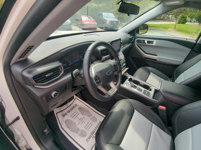 Certified 2023 Ford Explorer XLT w/ Equipment Group 202A RWD image 15