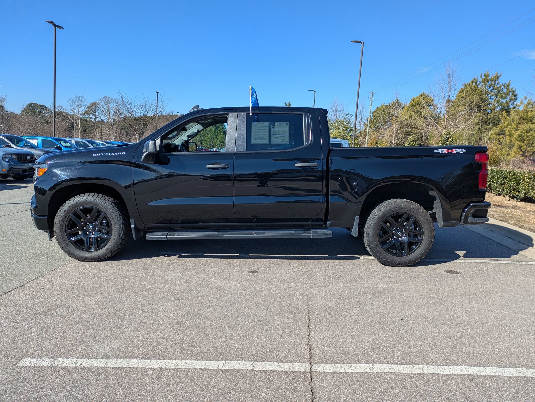 Used 2024 Chevrolet Silverado 1500 Custom image 3