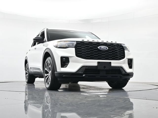 Certified 2025 Ford Explorer ST-Line AWD/4WD image 38