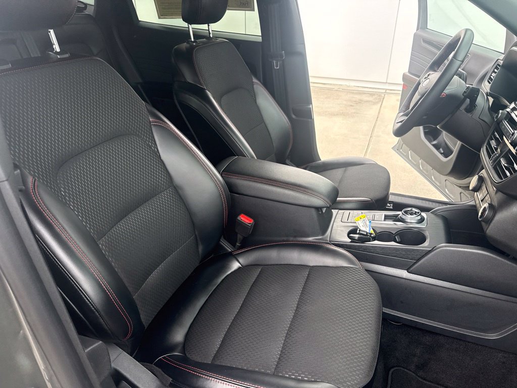 Certified 2025 Ford Escape ST-Line Select AWD/4WD image 31