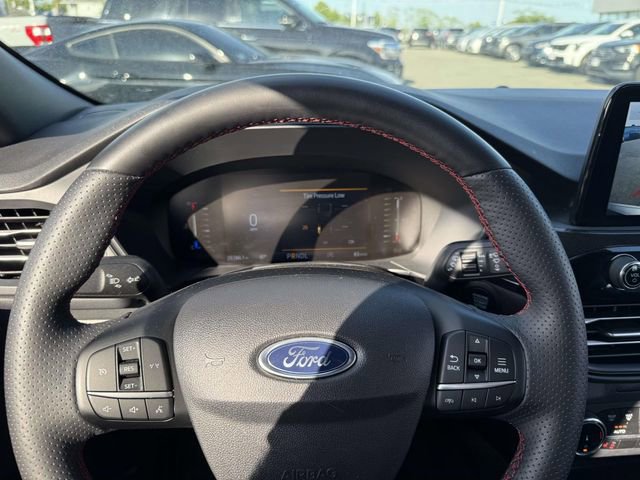 Certified 2025 Ford Escape ST-Line Select AWD/4WD image 29