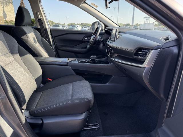 Used 2025 Nissan Rogue SV FWD image 19
