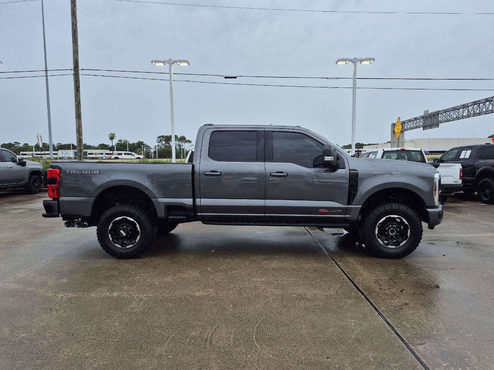 Certified 2025 Ford F350 Platinum w/ Tremor Off-Road Package AWD/4WD image 17