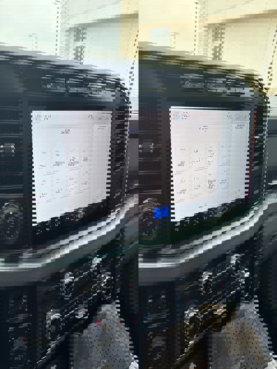 Certified 2024 Ford F250 Limited w/ FX4 Off-Road Package image 7