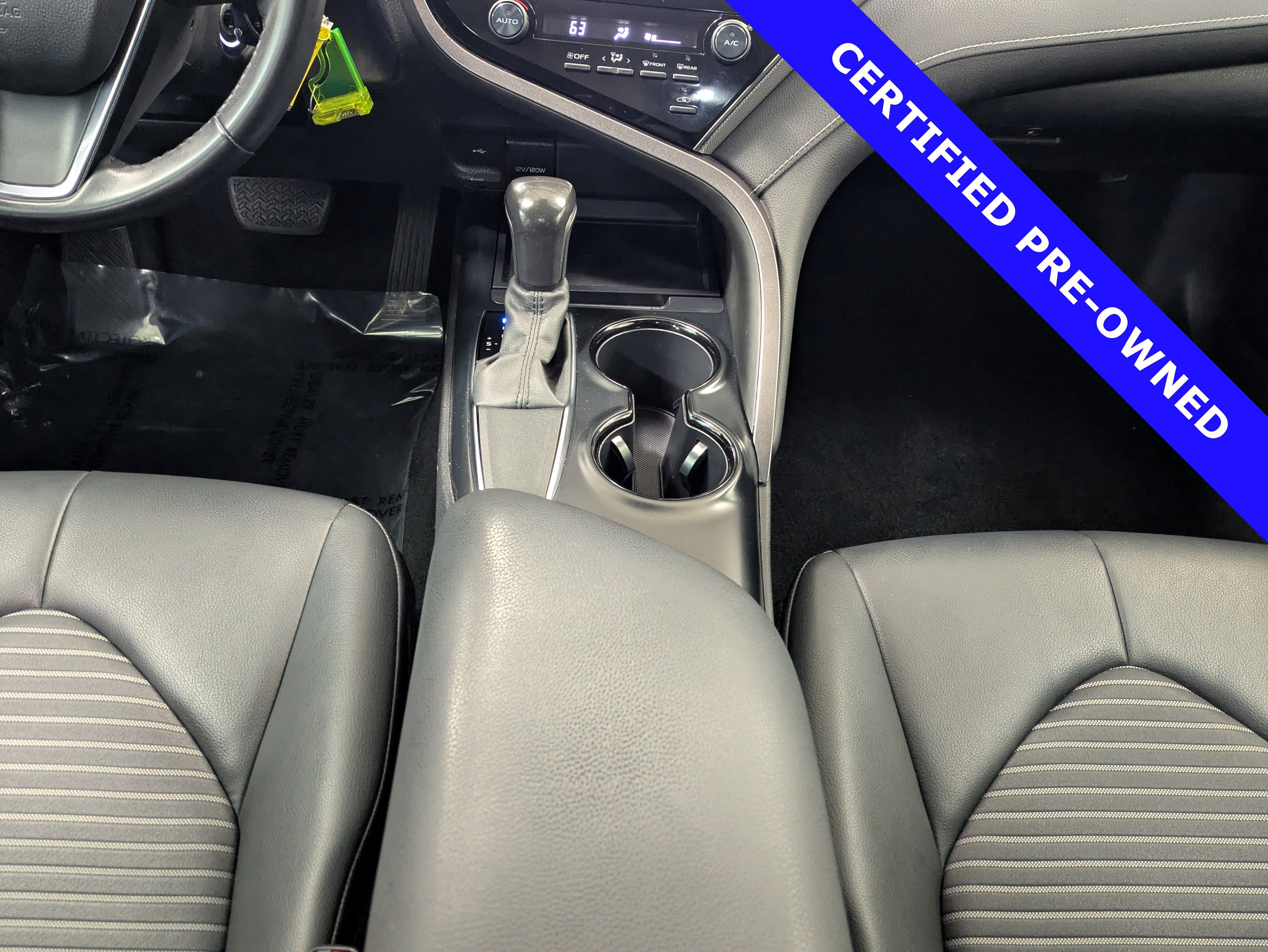 Used 2020 Toyota Camry SE image 18