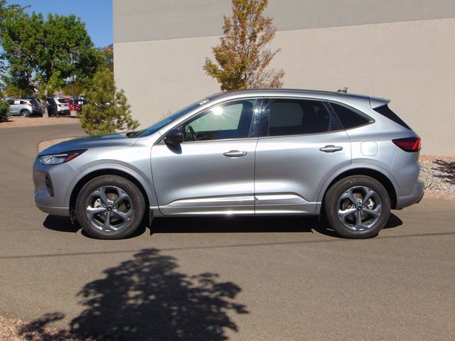 Certified 2023 Ford Escape ST-Line w/ Tech Pack #1 AWD/4WD image 3