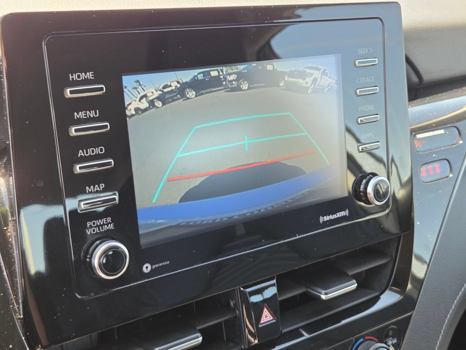 Used 2022 Toyota Camry SE FWD image 21