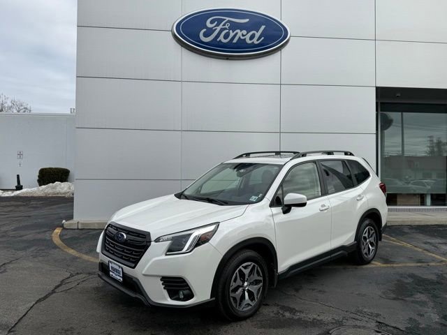 Used 2024 Subaru Forester Premium image 2