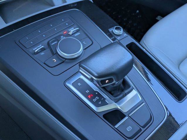 Used 2020 Audi Q5 2.0T Premium w/ Convenience Package image 24