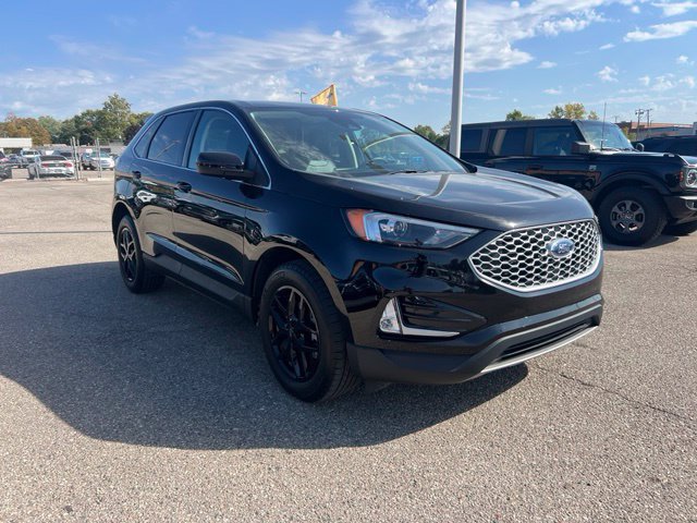 Certified 2024 Ford Edge SEL w/ Convenience Package AWD/4WD image 3