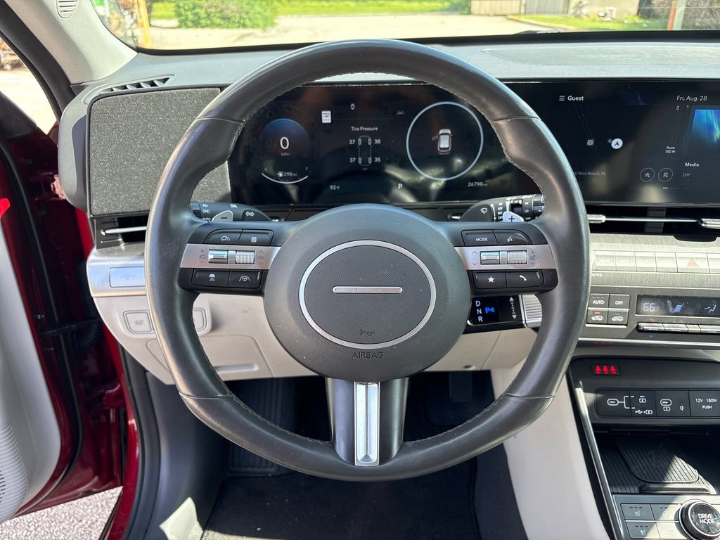 Used 2025 Hyundai Kona Limited FWD image 16