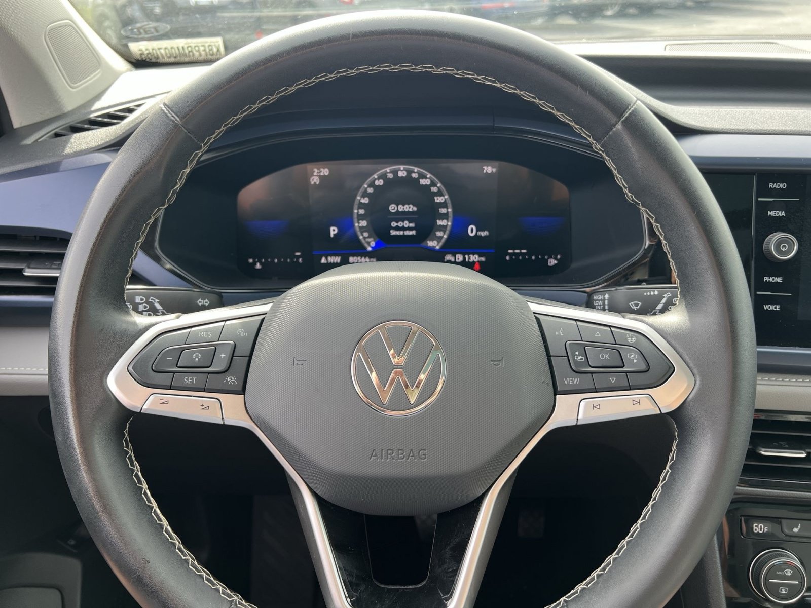 Used 2024 Volkswagen Taos SE w/ Panoramic Sunroof Package FWD image 16