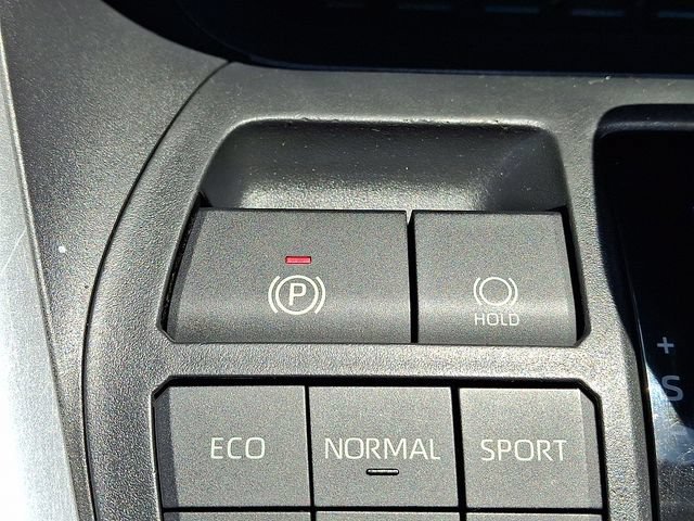 Used 2019 Toyota RAV4 XLE Premium w/ Cold Weather Package AWD/4WD image 25