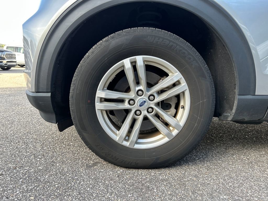 Certified 2023 Ford Explorer XLT w/ Equipment Group 202A image 7