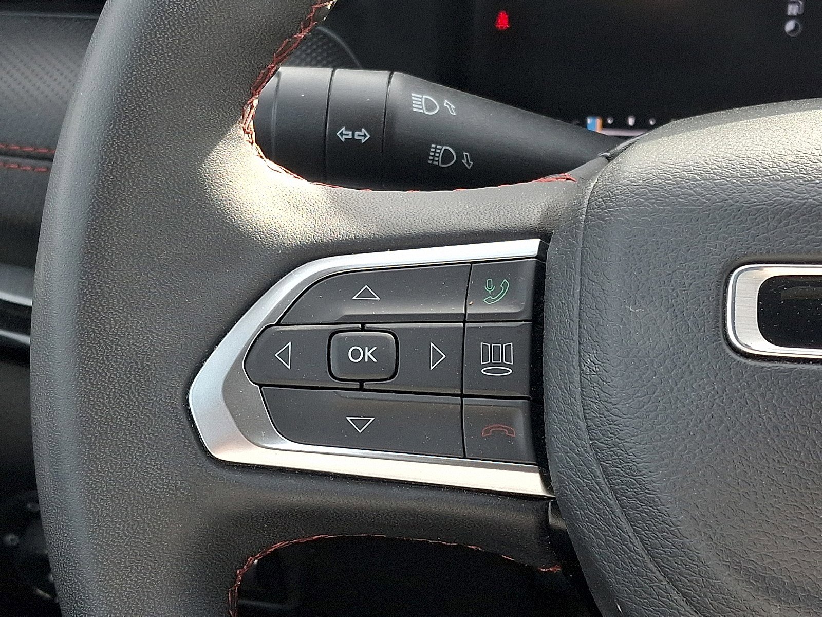 Used 2025 Jeep Compass Trailhawk w/ Trailhawk Elite Group AWD/4WD image 19