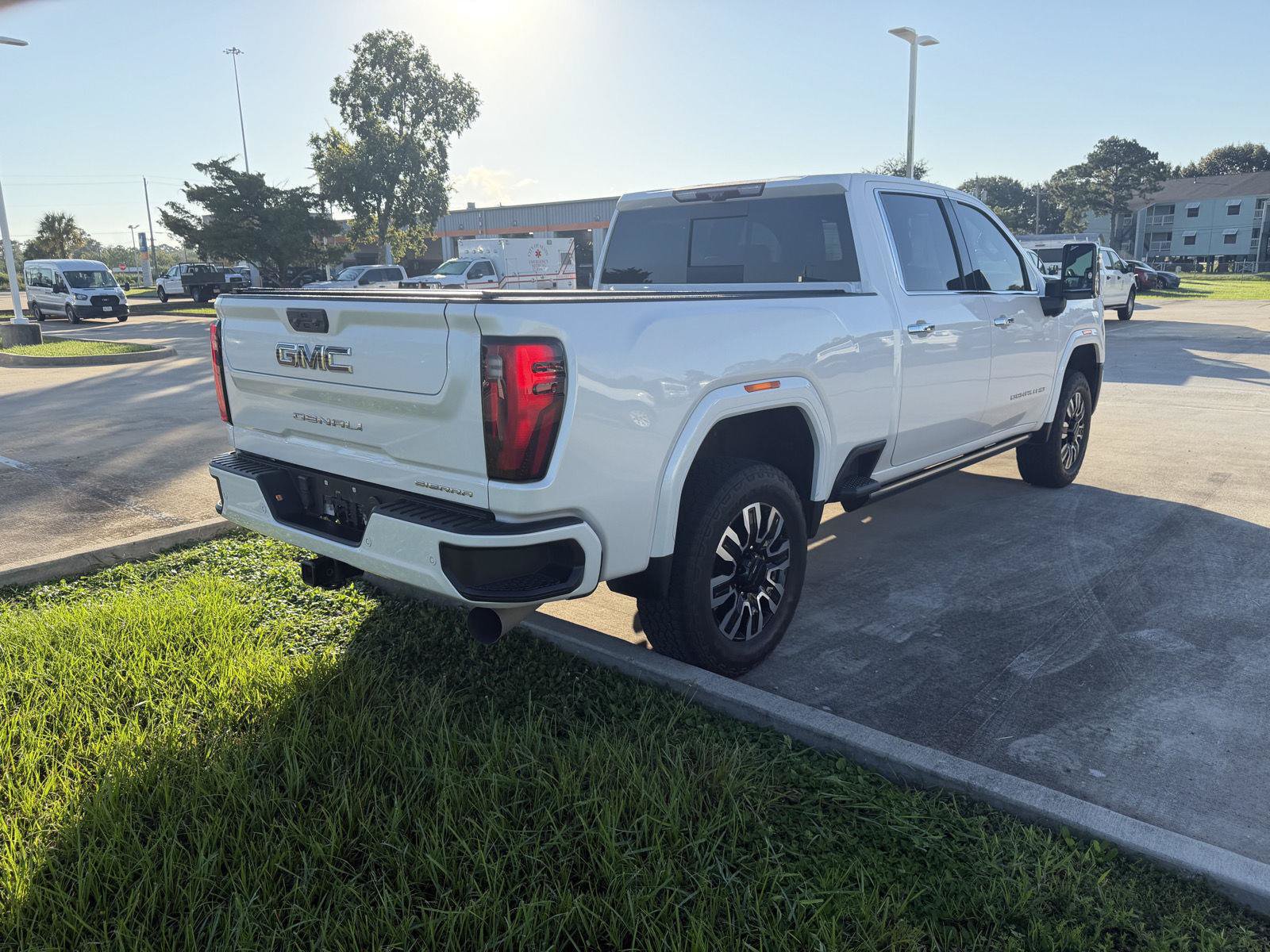 Used 2024 GMC Sierra 2500 Denali Ultimate AWD/4WD image 24