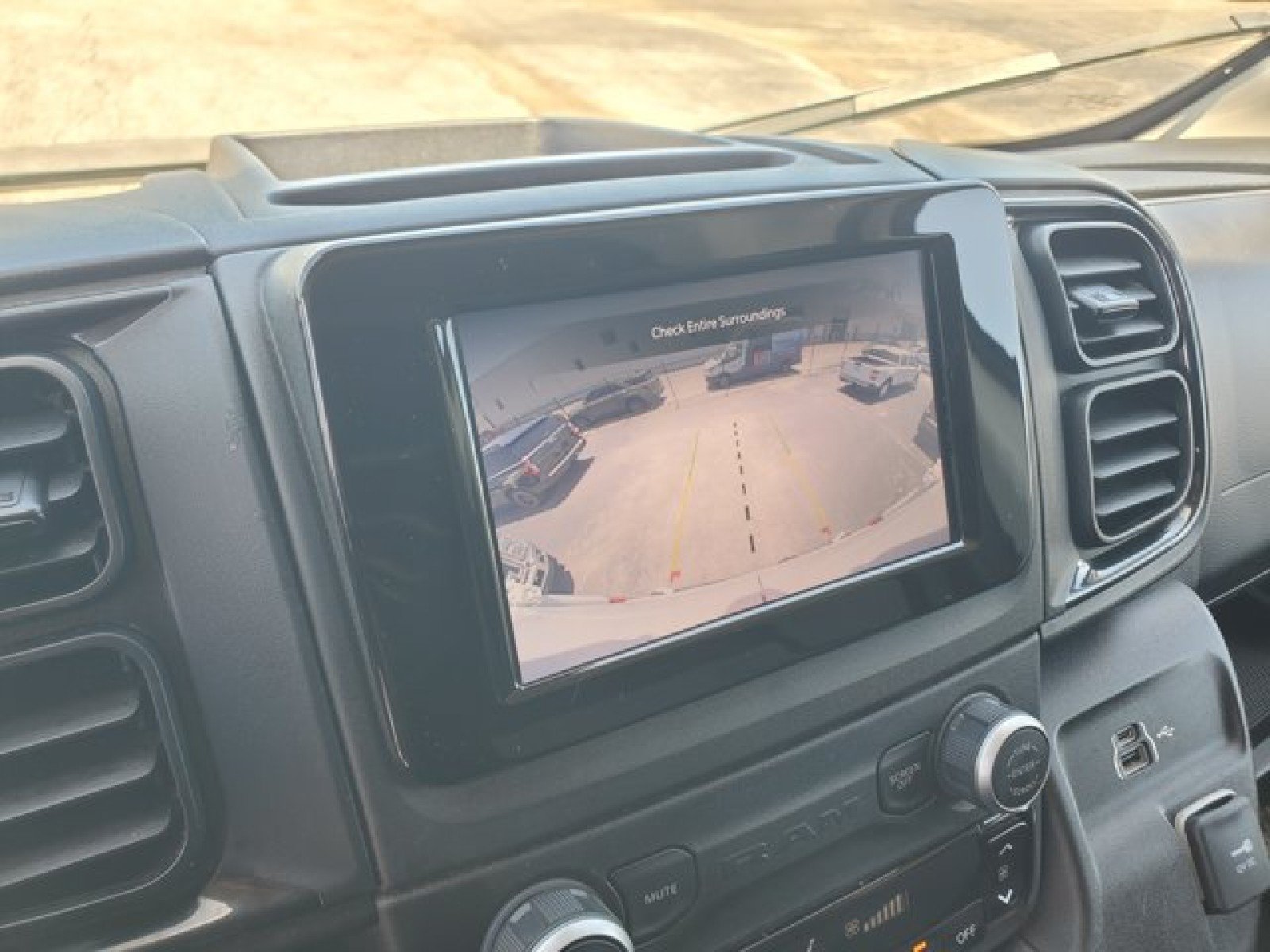 Used 2025 RAM ProMaster 3500 w/ Convenience Group FWD image 24