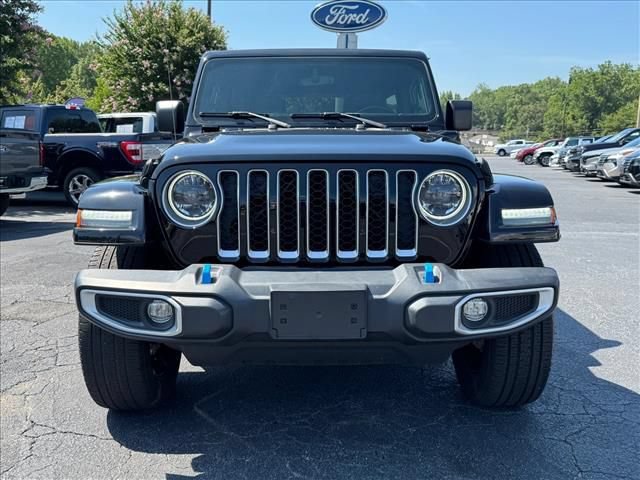 Used 2023 Jeep Wrangler Unlimited Sahara w/ Cold Weather Group AWD/4WD image 9