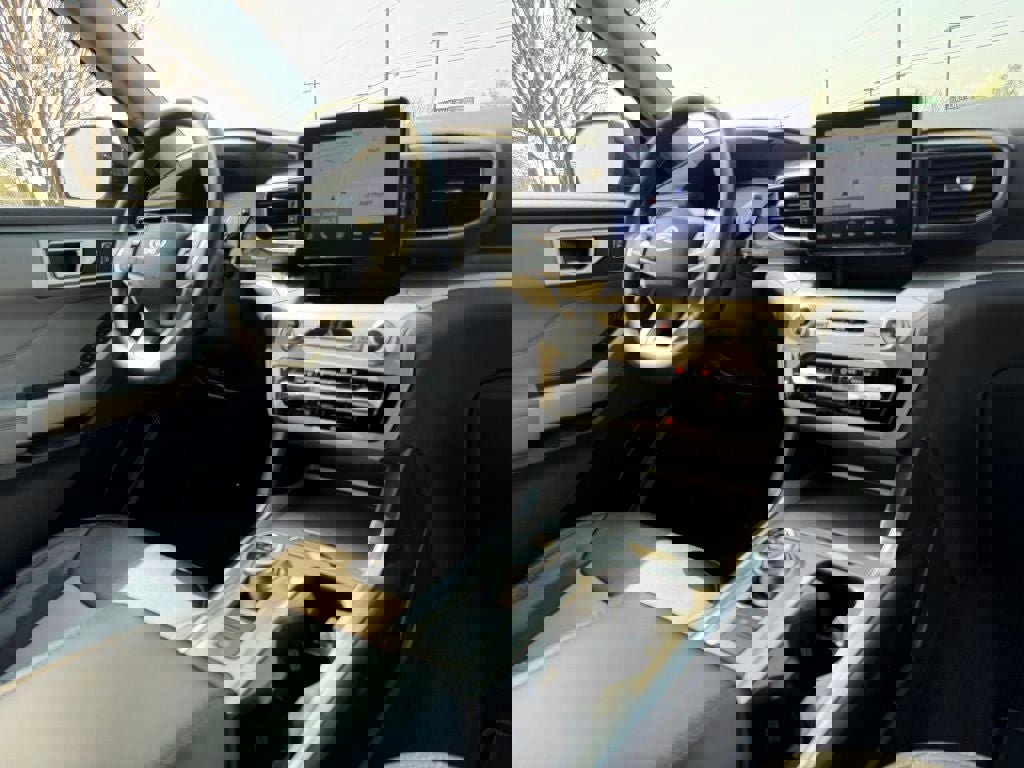 Certified 2023 Ford Explorer XLT w/ Equipment Group 202A image 11