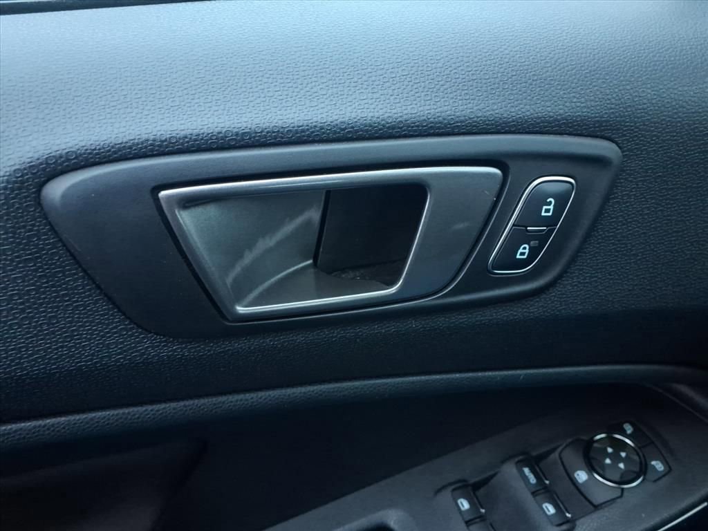 Certified 2021 Ford EcoSport SE image 17