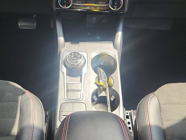 Certified 2022 Ford Escape SEL w/ SEL Stealth AWD Package image 18