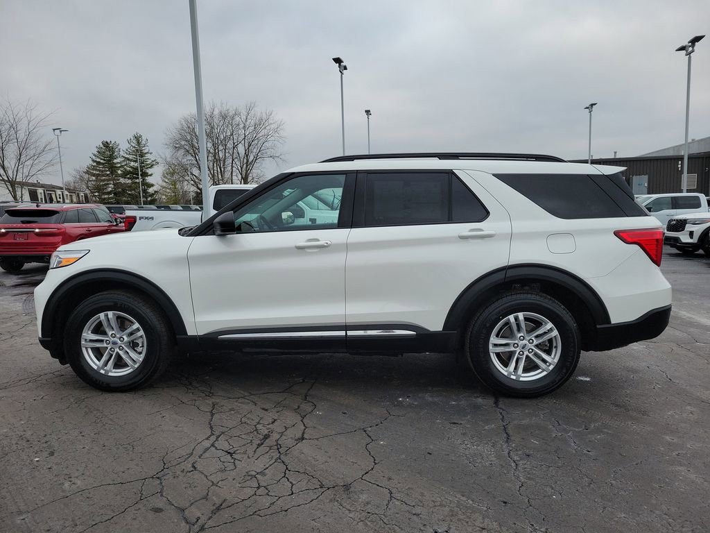 Certified 2023 Ford Explorer XLT w/ Equipment Group 202A image 7