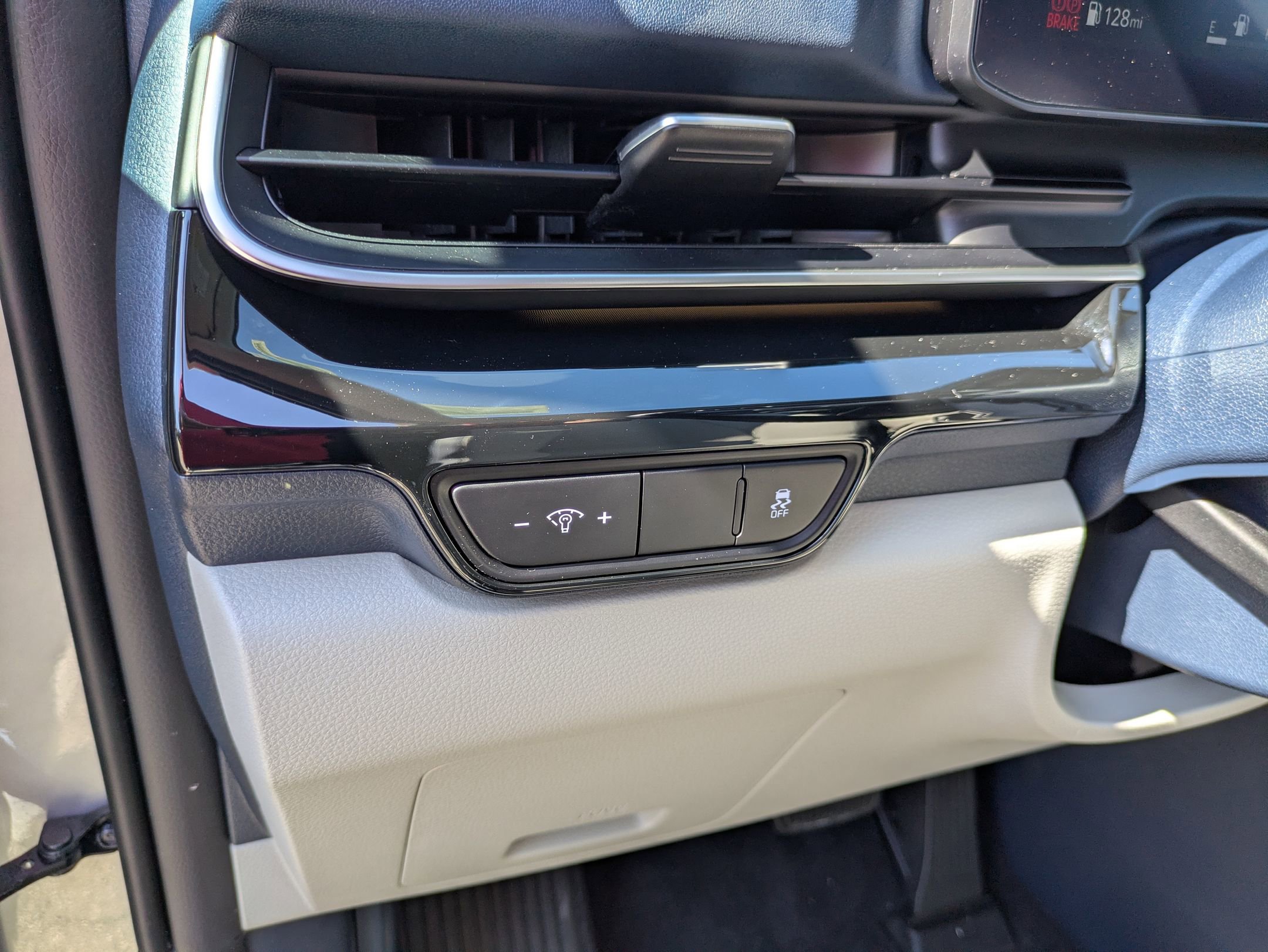 Used 2025 Kia Carnival SX Prestige FWD image 17