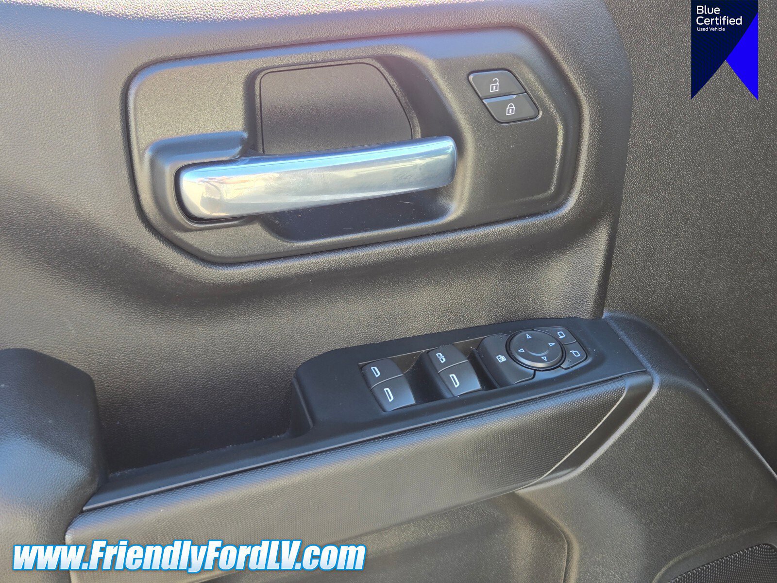 Used 2023 Chevrolet Silverado 1500 Custom image 18