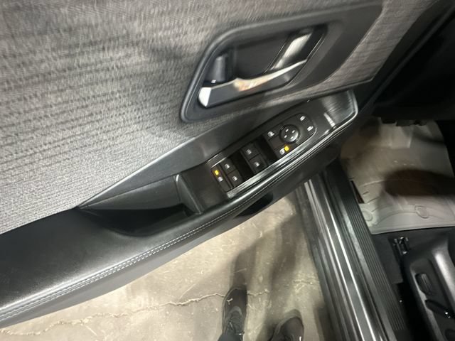 Used 2021 Nissan Rogue SV AWD/4WD image 19