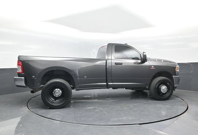 Used 2024 RAM 3500 Tradesman w/ Chrome Appearance Group AWD/4WD image 3