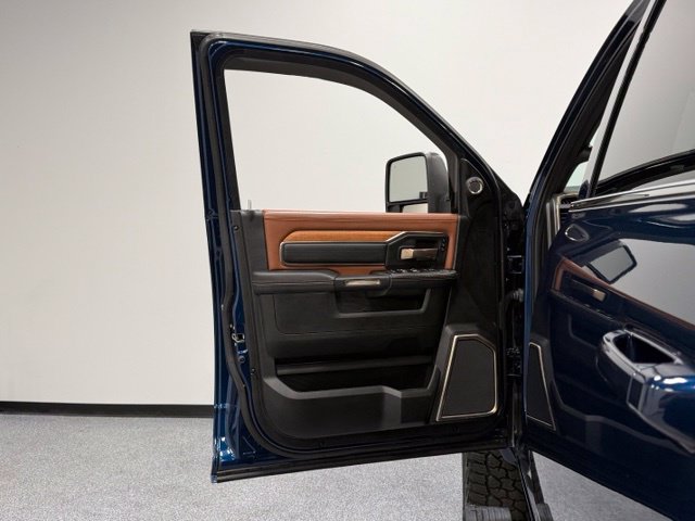 Used 2024 RAM 3500 Limited AWD/4WD image 17