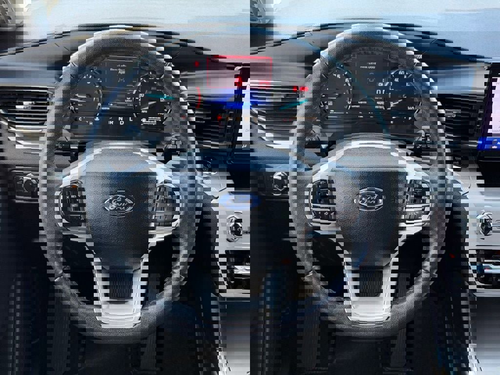 Certified 2022 Ford Explorer XLT w/ Equipment Group 202A image 30