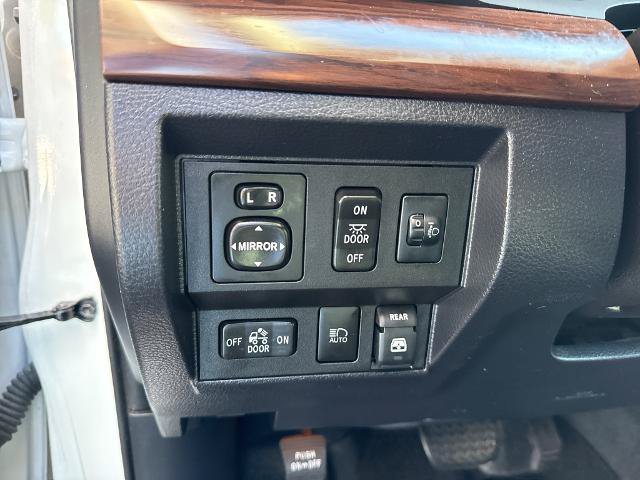 Used 2018 Toyota Tundra Limited w/ Limited Premium Package AWD/4WD image 16