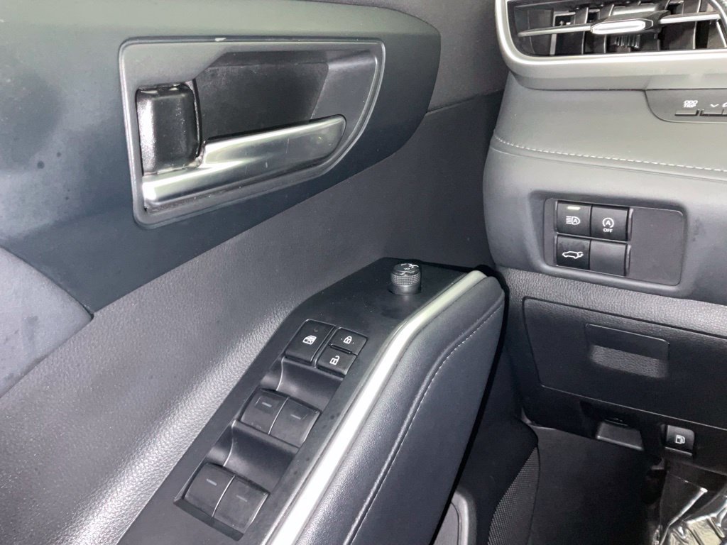 Used 2023 Toyota Highlander XSE AWD/4WD image 19