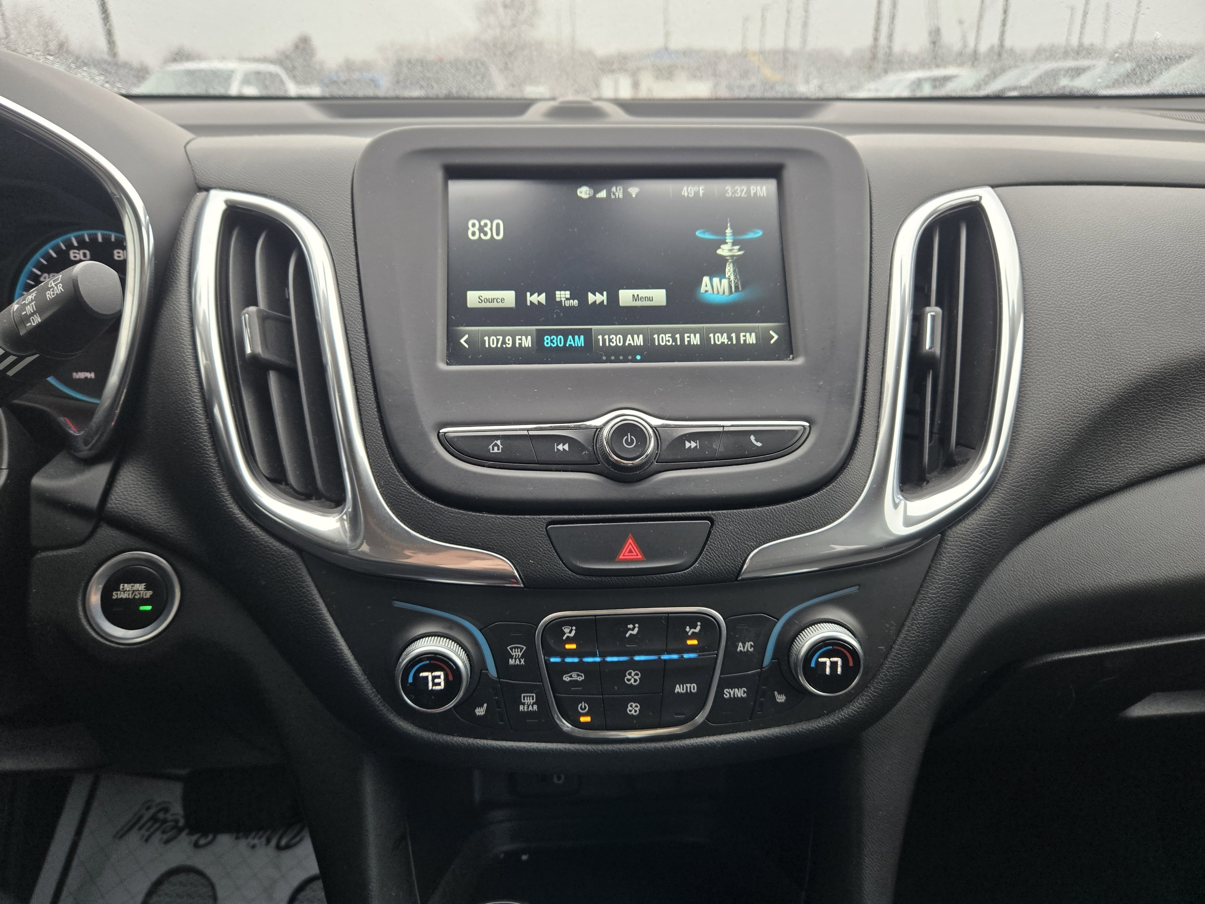 Used 2018 Chevrolet Equinox LT image 23