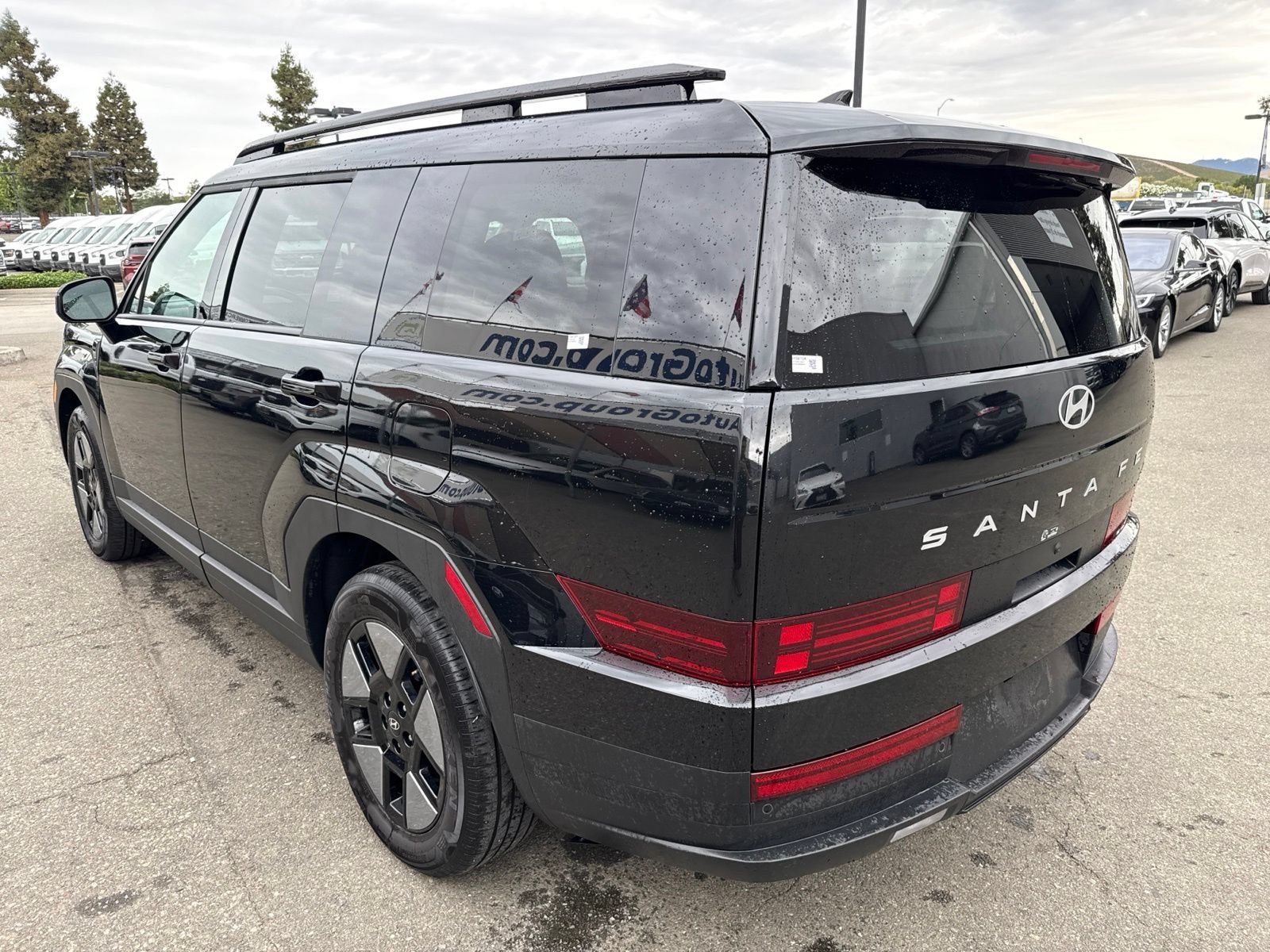 Used 2025 Hyundai Santa Fe SEL FWD image 3