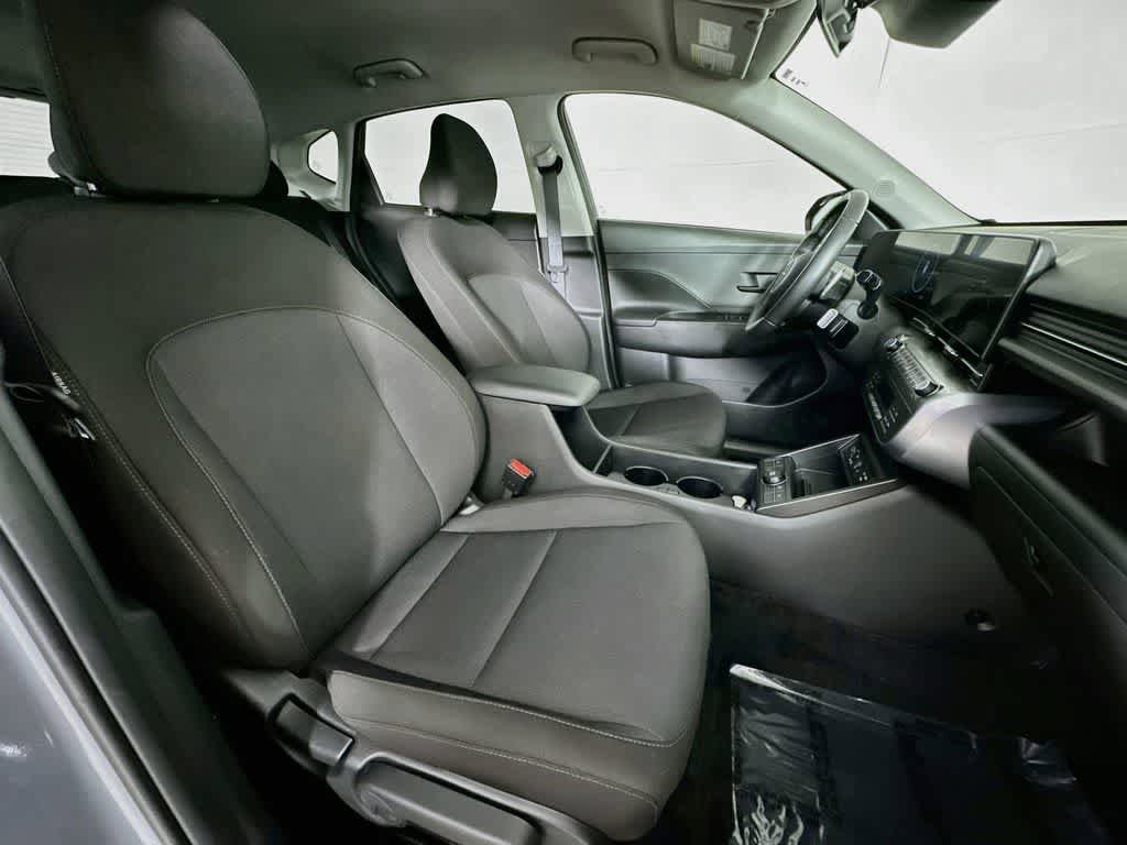 Used 2025 Hyundai Kona SEL FWD image 14