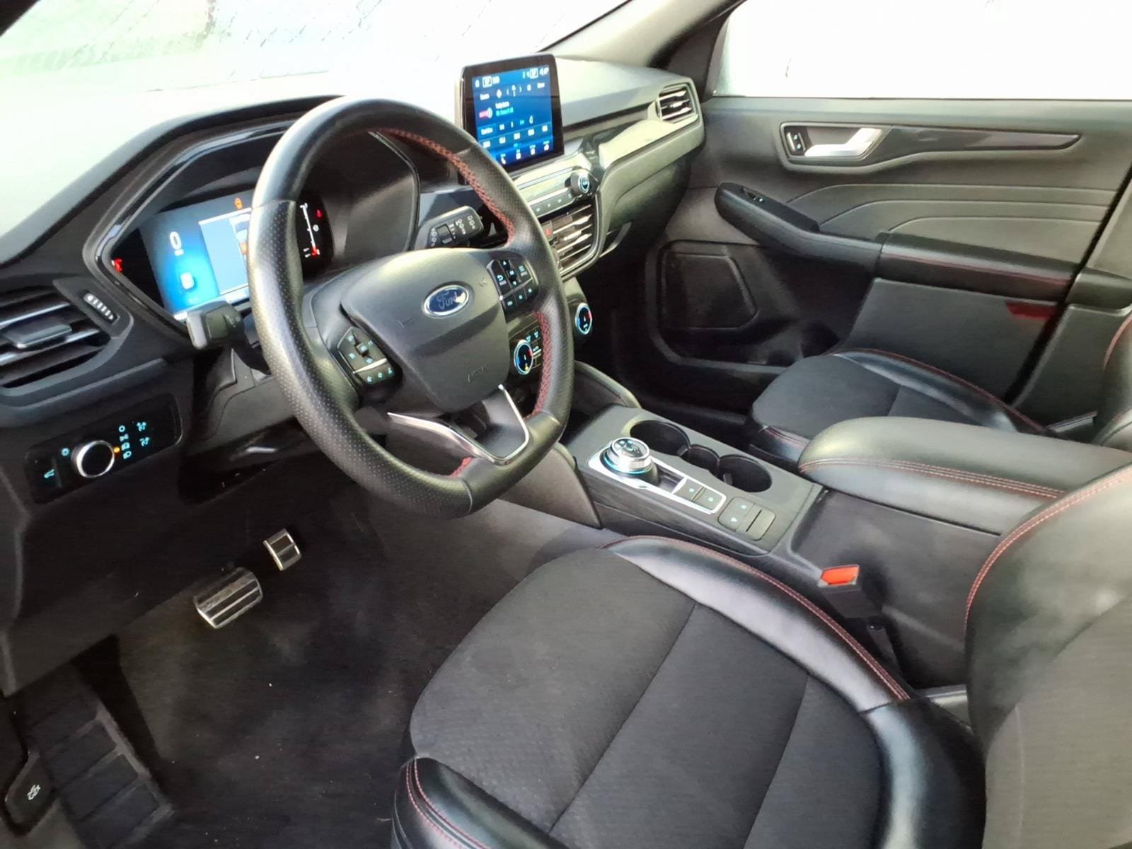 Certified 2024 Ford Escape ST-Line AWD/4WD image 10