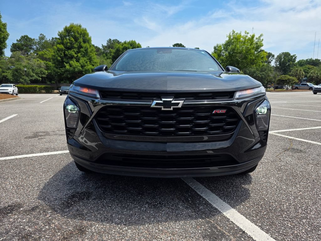 Used 2024 Chevrolet Trax RS FWD image 9