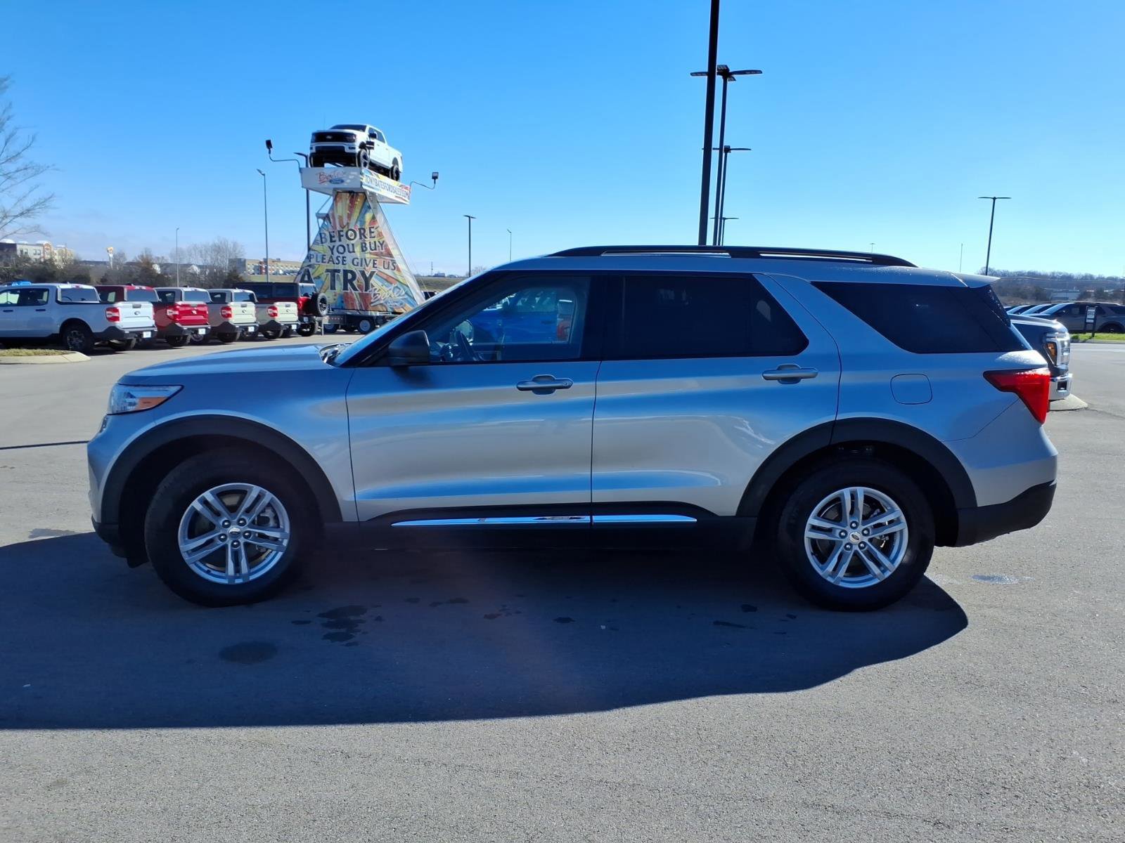 Certified 2024 Ford Explorer XLT w/ Equipment Group 202A image 2