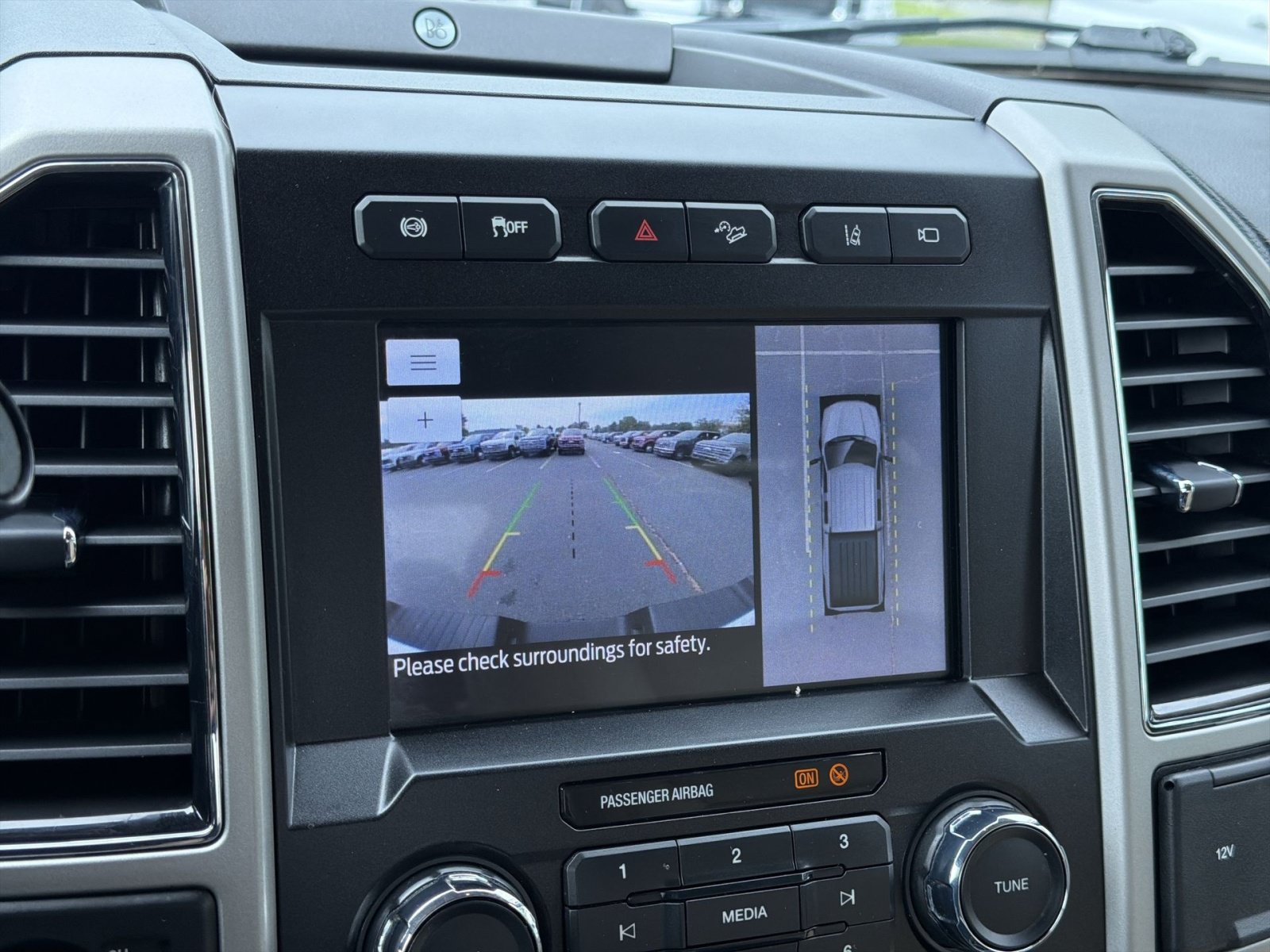 Certified 2020 Ford F250 Lariat w/ Lariat Ultimate Package AWD/4WD image 32