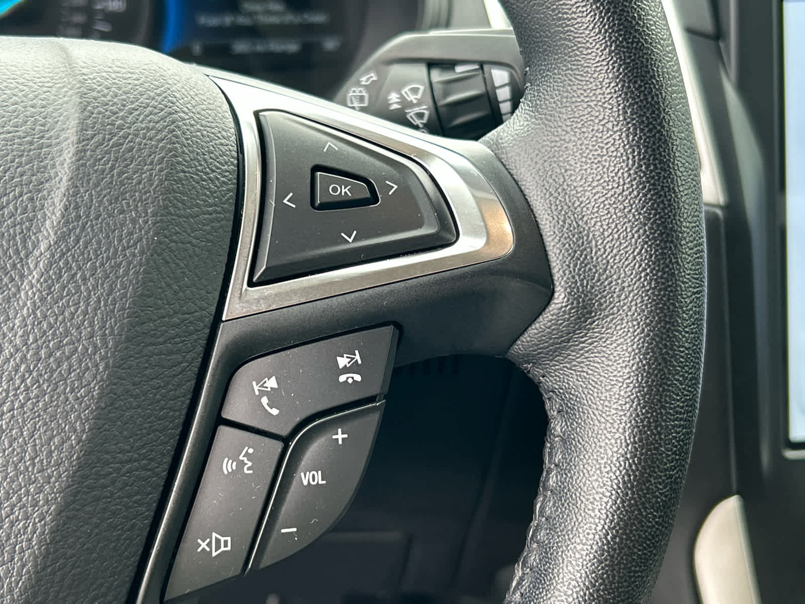 Certified 2024 Ford Edge SEL image 34