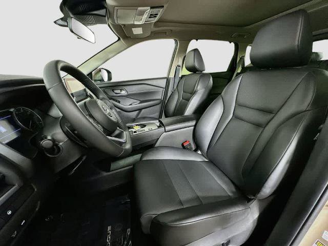 Used 2024 Nissan Rogue SV w/ SV Premium Package FWD image 12