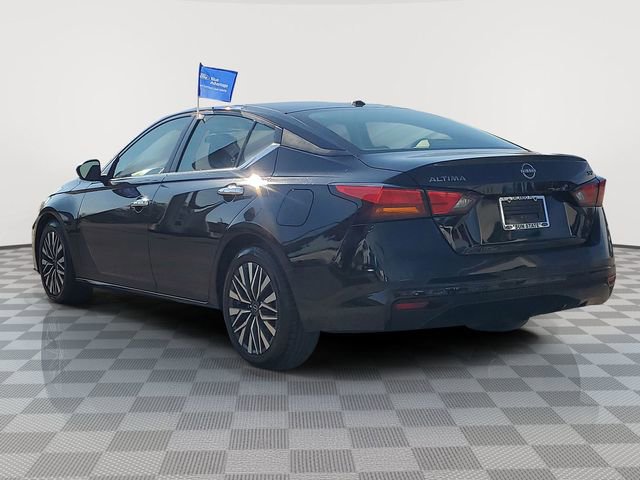 Used 2024 Nissan Altima 2.5 SV image 3