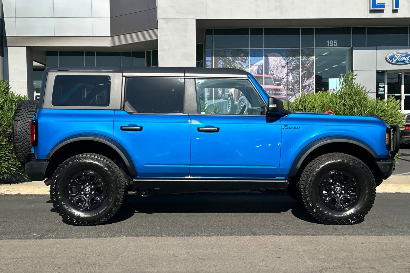 Certified 2024 Ford Bronco Wildtrak AWD/4WD image 9
