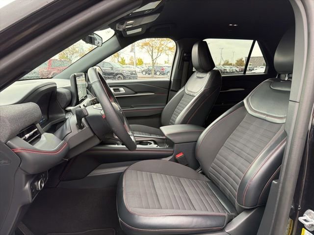 Certified 2025 Ford Explorer ST-Line image 26