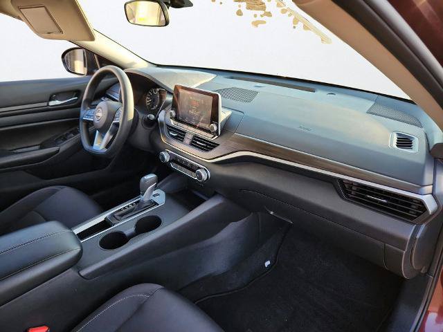 Used 2025 Nissan Altima 2.5 SV FWD image 21