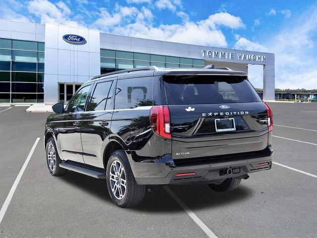 Certified 2025 Ford Expedition Active AWD/4WD image 2