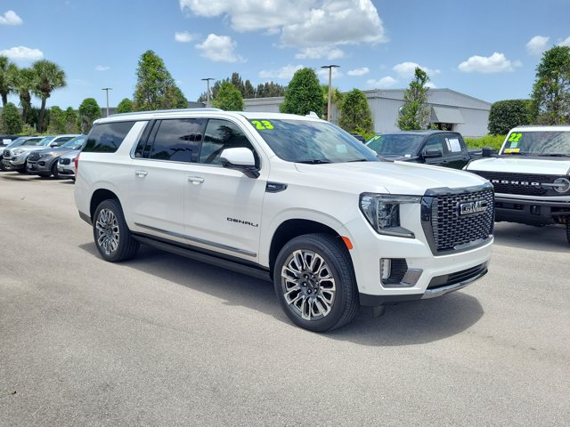 Used 2023 GMC Yukon XL Denali Ultimate AWD/4WD image 36
